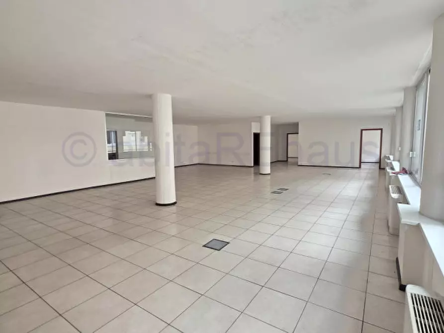 Immagine 11 di Ufficio in affitto  in Via Francesco Crispi - Francesco-Crispi-Straße a Bolzano