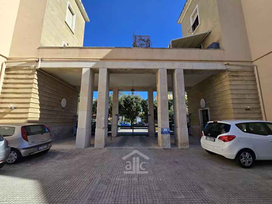 Immagine 13 di Appartamento in vendita  in Viale Gallipoli 3 a Lecce