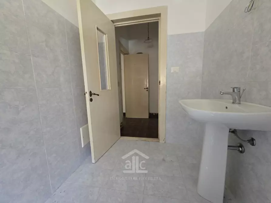 Immagine 36 di Appartamento in vendita  in Viale Gallipoli 3 a Lecce