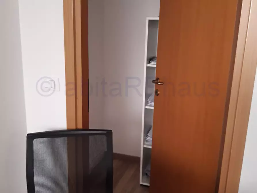 Immagine 1 di Ufficio in affitto  in Via Francesco Crispi - Francesco-Crispi-Straße a Bolzano