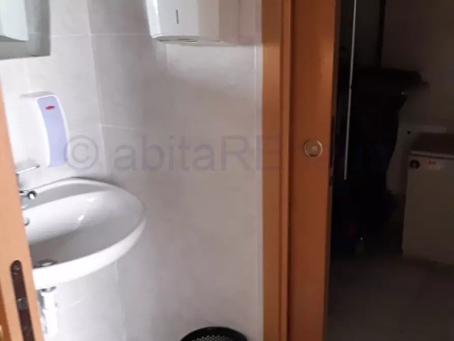 Immagine 2 di Ufficio in affitto  in Via Francesco Crispi - Francesco-Crispi-Straße a Bolzano