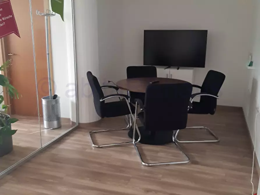 Immagine 3 di Ufficio in affitto  in Via Francesco Crispi - Francesco-Crispi-Straße a Bolzano