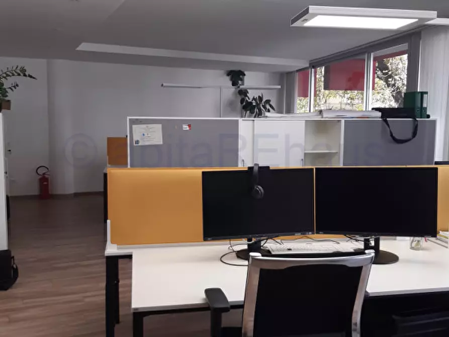 Immagine 5 di Ufficio in affitto  in Via Francesco Crispi - Francesco-Crispi-Straße a Bolzano
