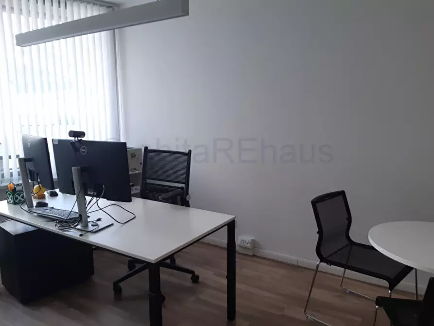 Immagine 9 di Ufficio in affitto  in Via Francesco Crispi - Francesco-Crispi-Straße a Bolzano