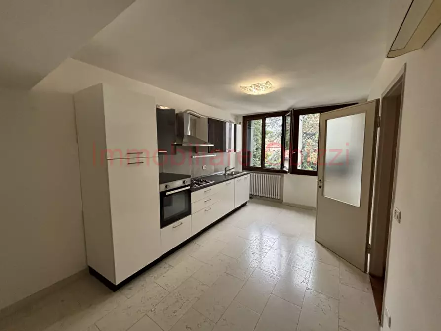 Immagine 8 di Appartamento in affitto  in Via del Santo a Padova