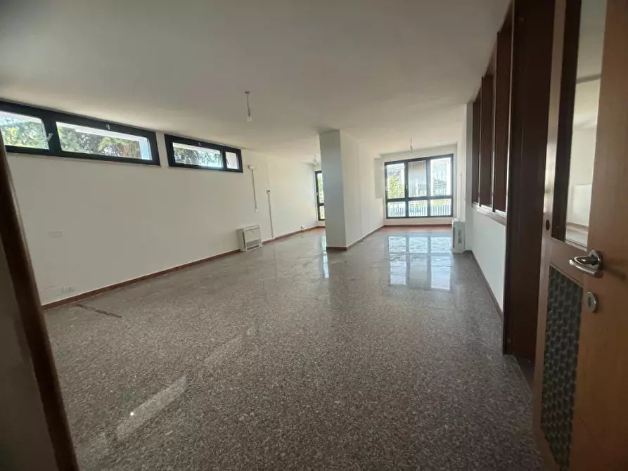 Immagine 37 di Ufficio in affitto  in Via Cà Nova Zampieri a San Giovanni Lupatoto