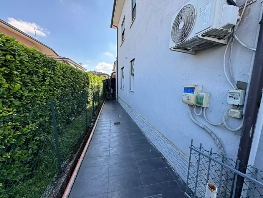 Immagine 8 di Casa indipendente in vendita  a Vicenza