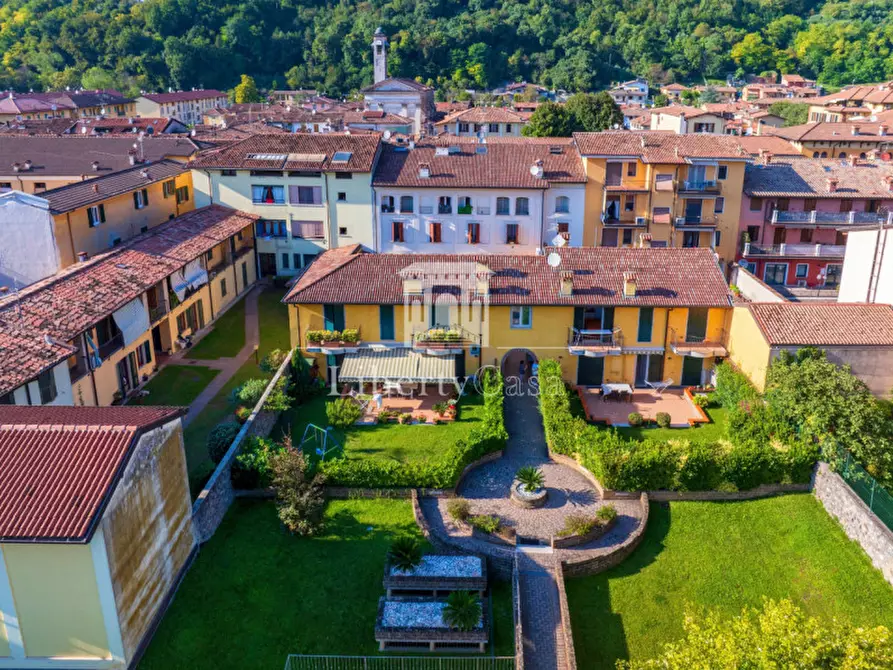 Immagine 3 di Appartamento in vendita  in Via Martiri della Libertà a Villanuova Sul Clisi