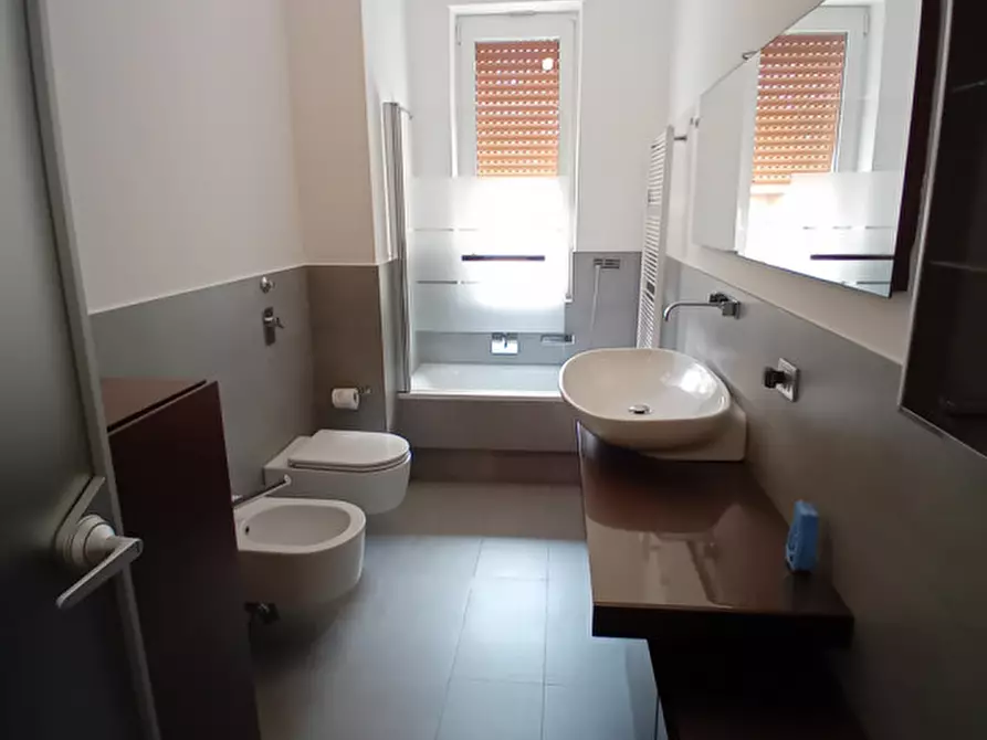 Immagine 5 di Appartamento in vendita  in Via Stendhal a Milano