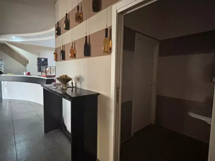 Immagine 2 di Attività commerciale in affitto  a Lendinara