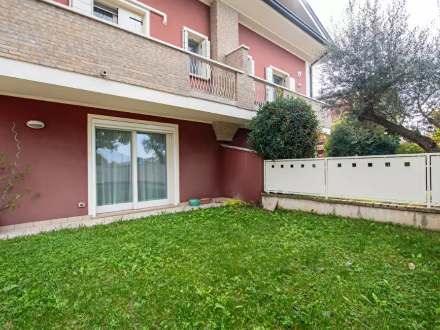 Immagine 2 di Casa quadrifamiliare in vendita  in Via Angelo Grillo a Teolo