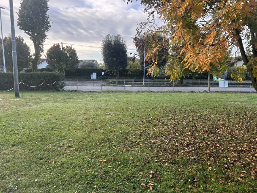 Immagine 2 di Terreno in vendita  in Via Cesare Battisti a Istrana