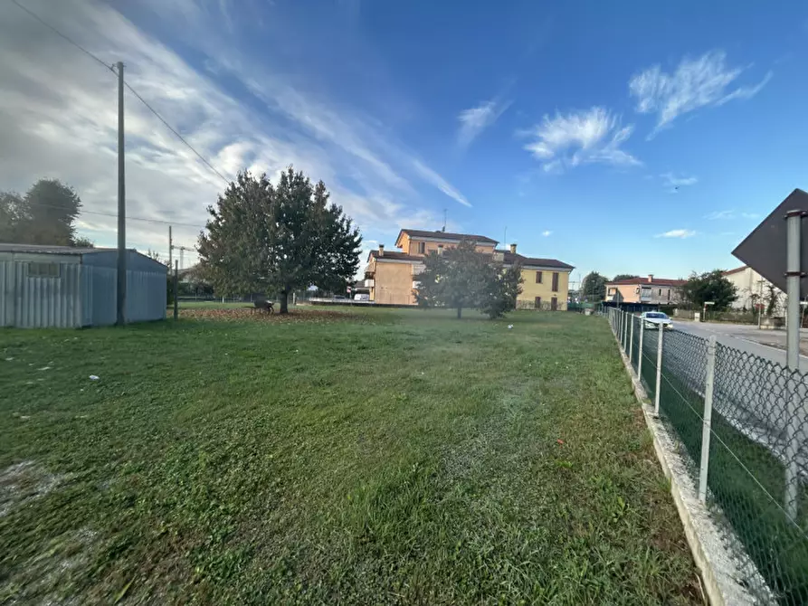 Immagine 8 di Terreno in vendita  in Via Cesare Battisti a Istrana