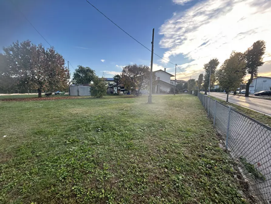 Immagine 17 di Terreno in vendita  in Via Cesare Battisti a Istrana