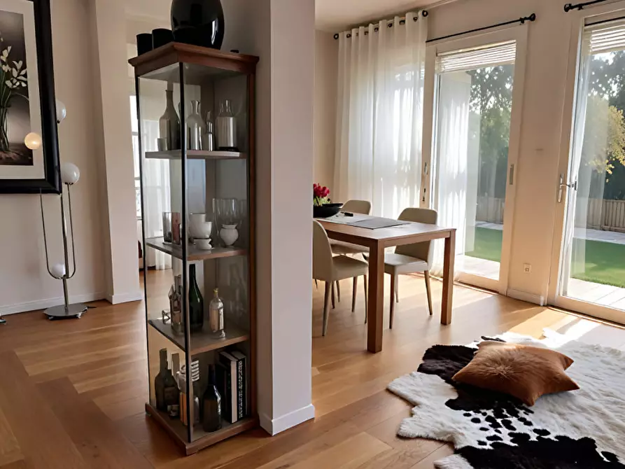 Immagine 1 di Casa indipendente in vendita  in Via Lisbona a Montebelluna