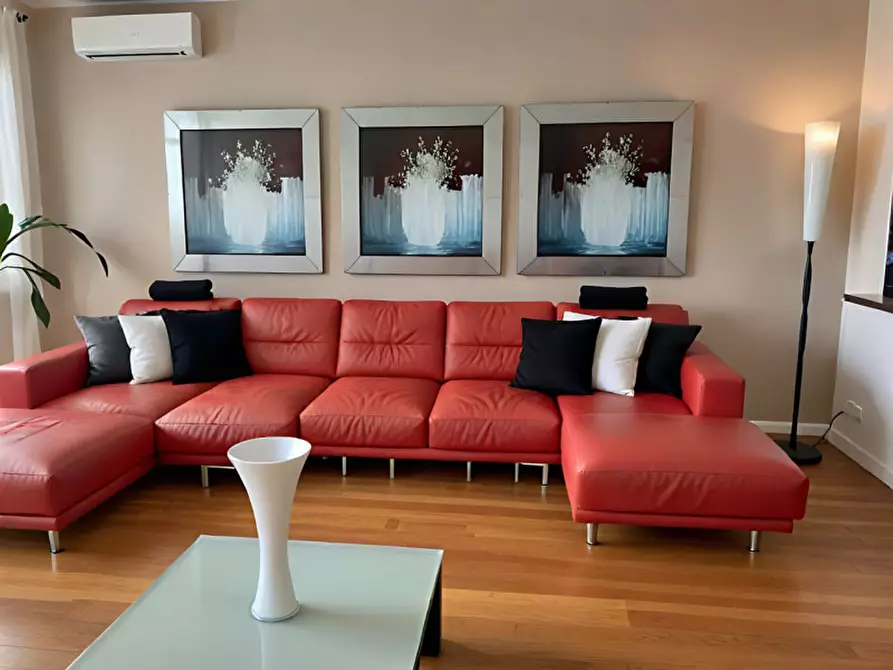 Immagine 2 di Casa indipendente in vendita  in Via Lisbona a Montebelluna