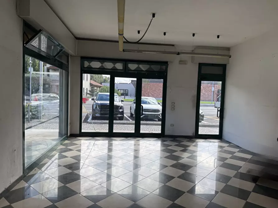 Immagine 4 di Negozio in vendita  a Noventa Padovana