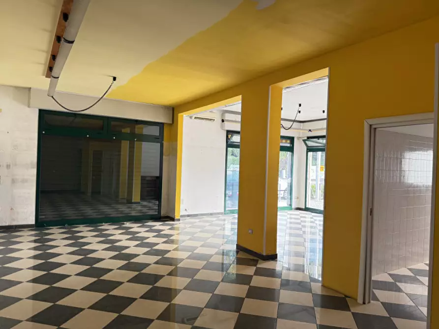 Immagine 8 di Negozio in vendita  a Noventa Padovana