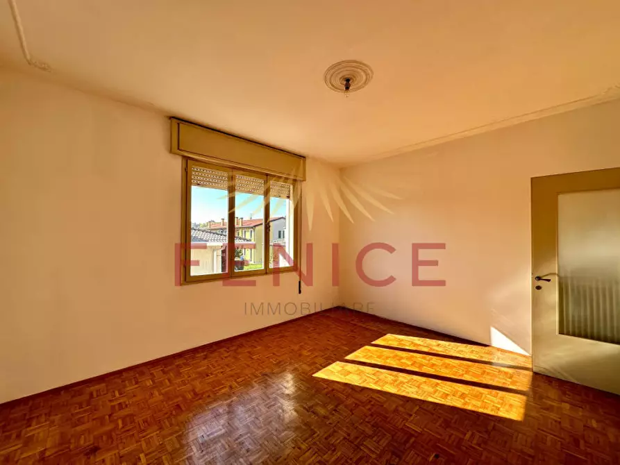 Immagine 15 di Casa bifamiliare in vendita  in via Maffei 24 a Montebelluna