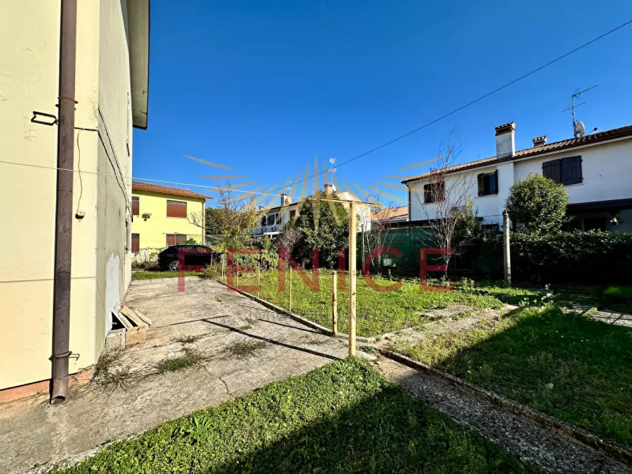 Immagine 27 di Casa bifamiliare in vendita  in via Maffei 24 a Montebelluna