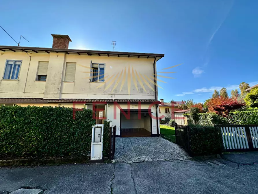 Immagine 2 di Casa bifamiliare in vendita  in Via Maffei 22 a Montebelluna