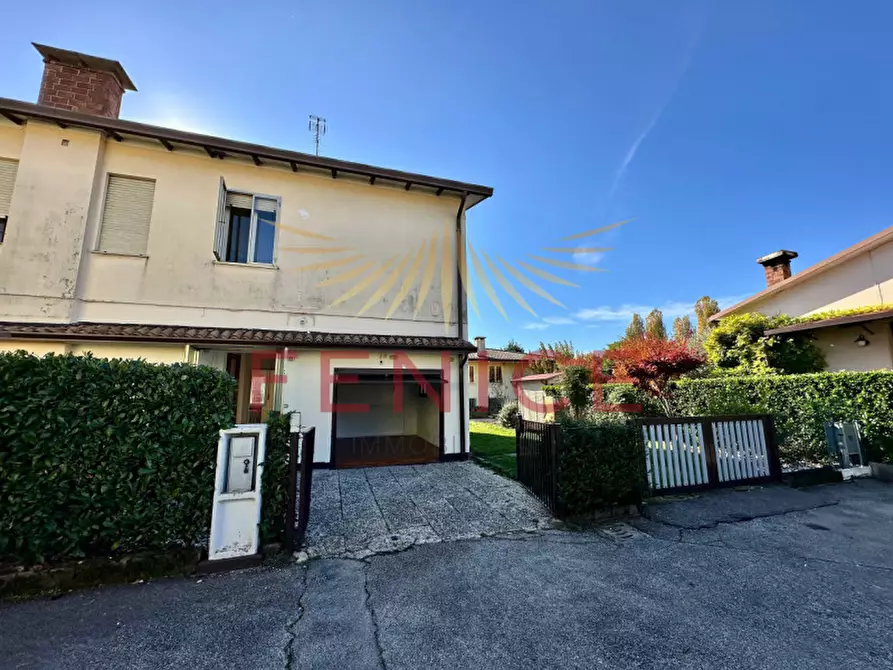 Immagine 3 di Casa bifamiliare in vendita  in Via Maffei 22 a Montebelluna