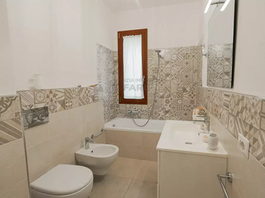 Immagine 10 di Appartamento in vendita  in Via Brigata Sassari a La Maddalena