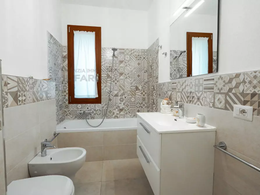 Immagine 11 di Appartamento in vendita  in Via Brigata Sassari a La Maddalena