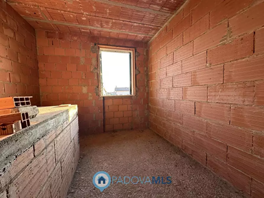 Immagine 10 di Casa bifamiliare in vendita  in Via Roma a Due Carrare