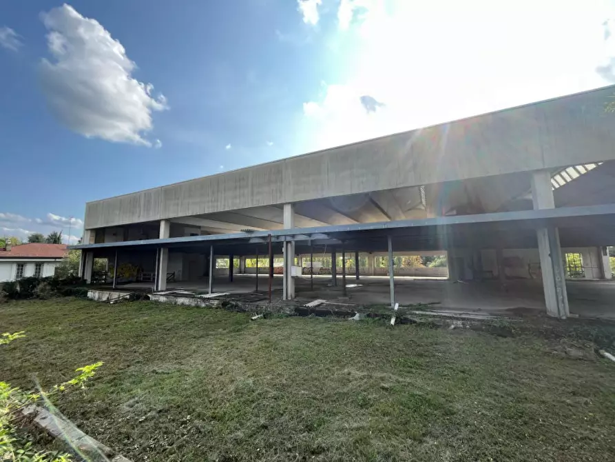 Immagine 9 di Attività commerciale in vendita  in Via Montesordo, 22072 Cermenate CO, Italia a Cermenate