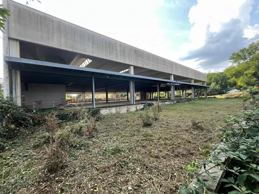 Immagine 10 di Attività commerciale in vendita  in Via Montesordo, 22072 Cermenate CO, Italia a Cermenate