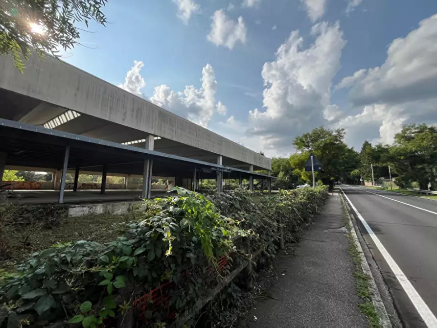 Immagine 11 di Attività commerciale in vendita  in Via Montesordo, 22072 Cermenate CO, Italia a Cermenate