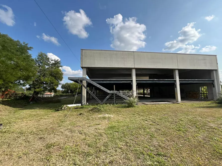 Immagine 12 di Attività commerciale in vendita  in Via Montesordo, 22072 Cermenate CO, Italia a Cermenate