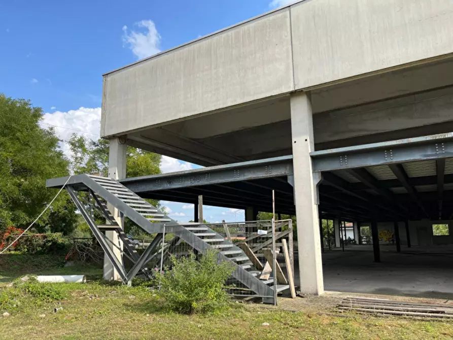 Immagine 13 di Attività commerciale in vendita  in Via Montesordo, 22072 Cermenate CO, Italia a Cermenate