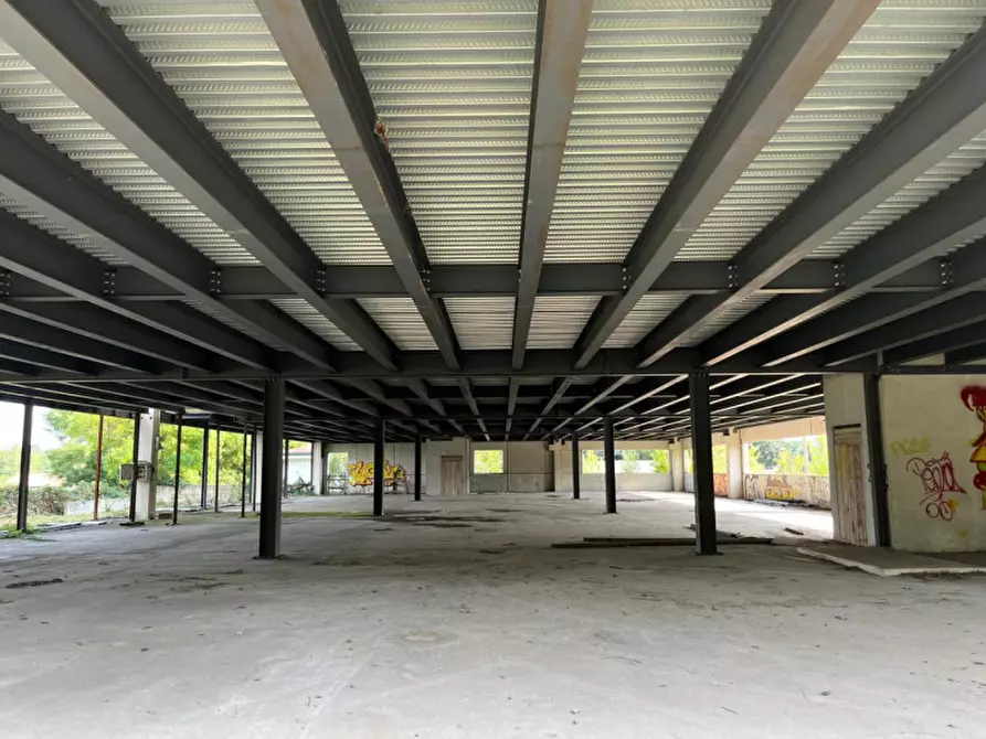 Immagine 14 di Attività commerciale in vendita  in Via Montesordo, 22072 Cermenate CO, Italia a Cermenate