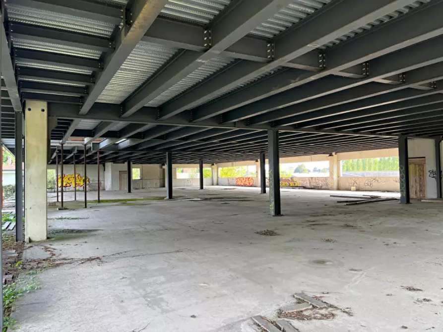 Immagine 16 di Attività commerciale in vendita  in Via Montesordo, 22072 Cermenate CO, Italia a Cermenate