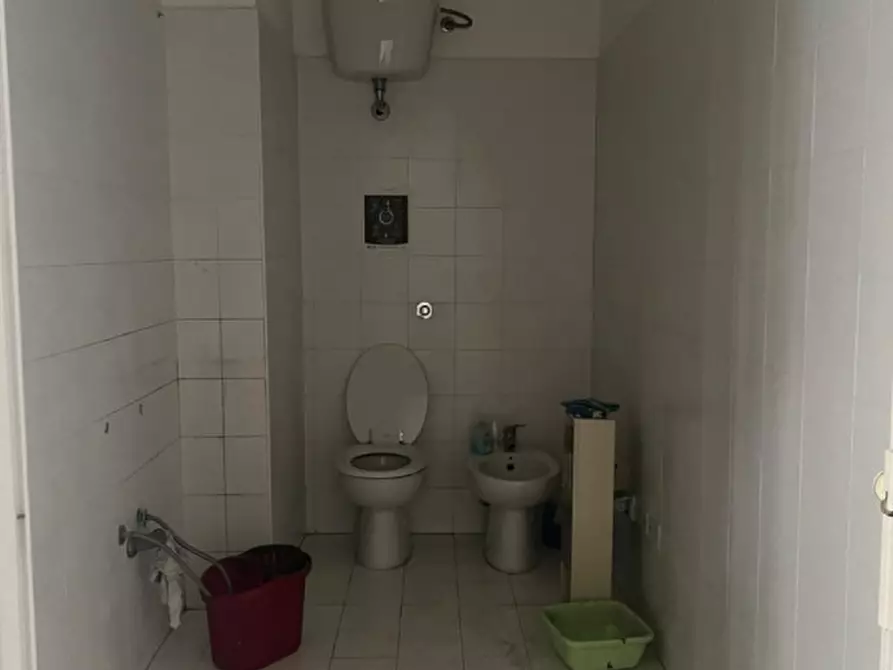 Immagine 6 di Negozio in vendita  a Cagliari