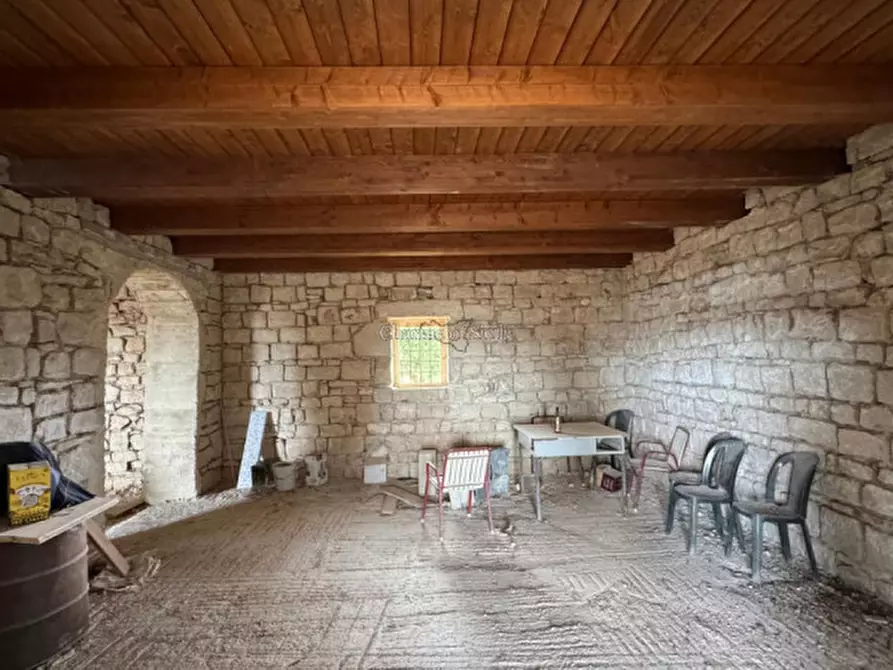 Immagine 28 di Rustico / casale in vendita  in Via Comunale Passo Parrino Ganzeria Abremi a Modica