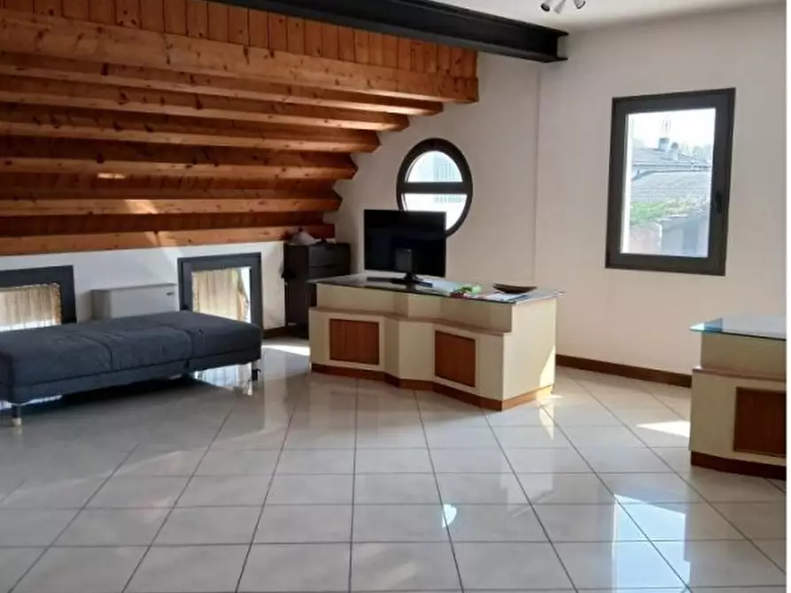 Immagine 1 di Ufficio in vendita  in Via Provinciale Sud a Fosso'