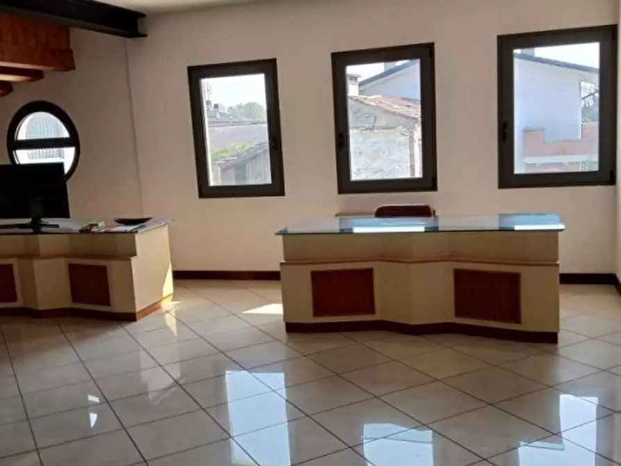 Immagine 2 di Ufficio in vendita  in Via Provinciale Sud a Fosso'