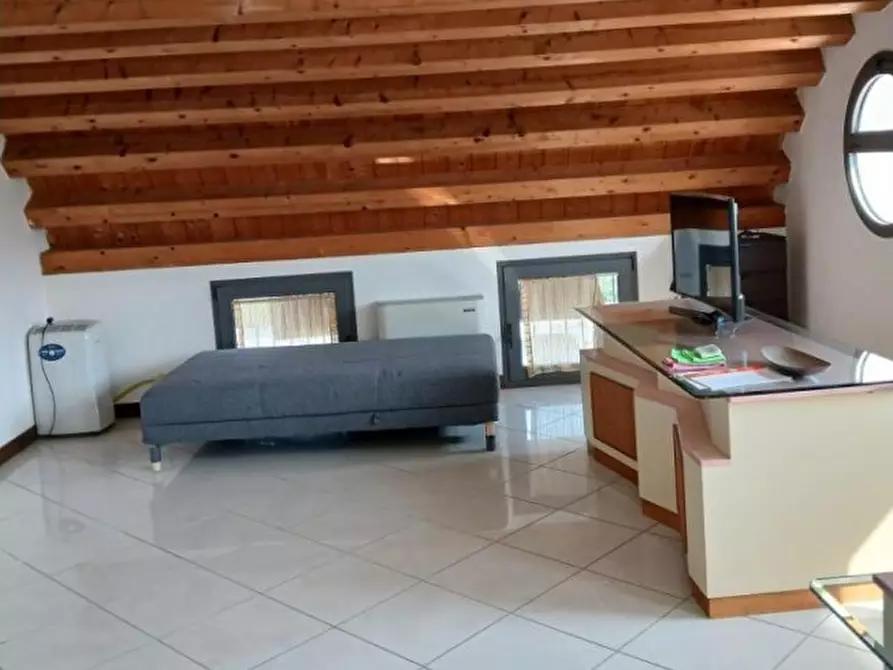 Immagine 3 di Ufficio in vendita  in Via Provinciale Sud a Fosso'