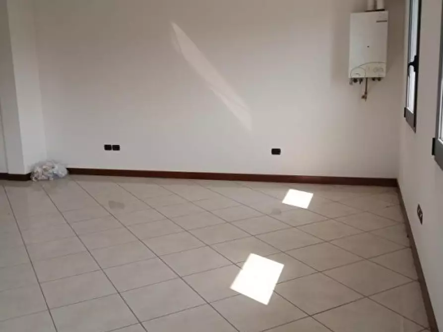 Immagine 7 di Ufficio in vendita  in Via Provinciale Sud a Fosso'