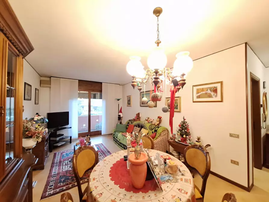 Immagine 1 di Appartamento in vendita  in Via Alessandro Scarlatti a Rovigo