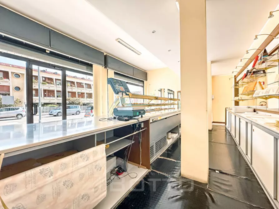Immagine 5 di Negozio in vendita  in Corso Bormida,23 a Vercelli