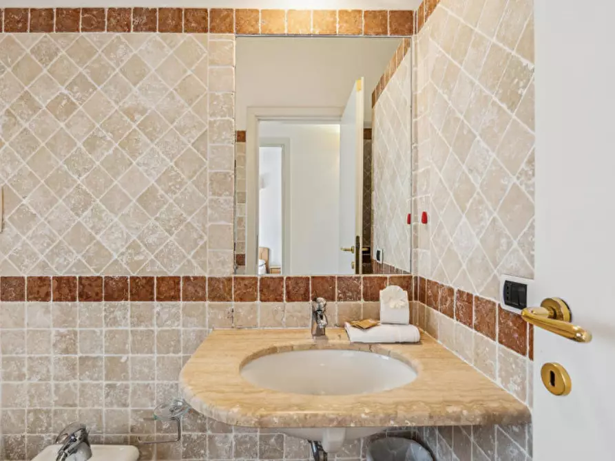 Immagine 5 di Appartamento in vendita  in via fontana umbrina a Olbia