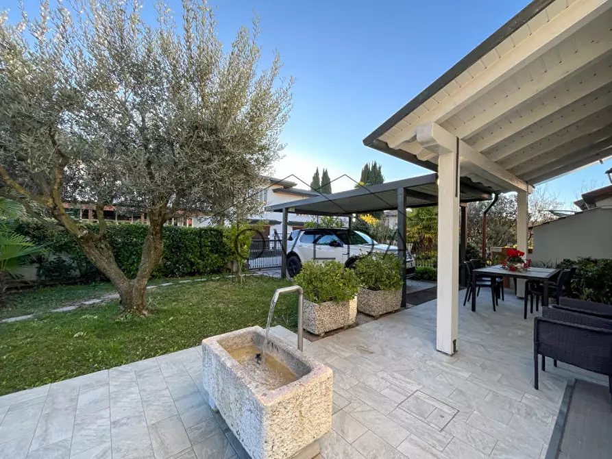 Immagine 1 di Casa bifamiliare in vendita  in Via Roma a Casier