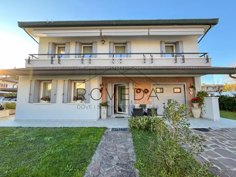 Immagine 3 di Casa bifamiliare in vendita  in Via Roma a Casier