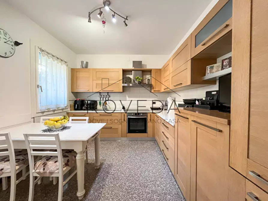 Immagine 4 di Casa bifamiliare in vendita  in Via Roma a Casier