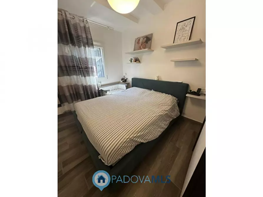 Immagine 5 di Appartamento in vendita  a Padova