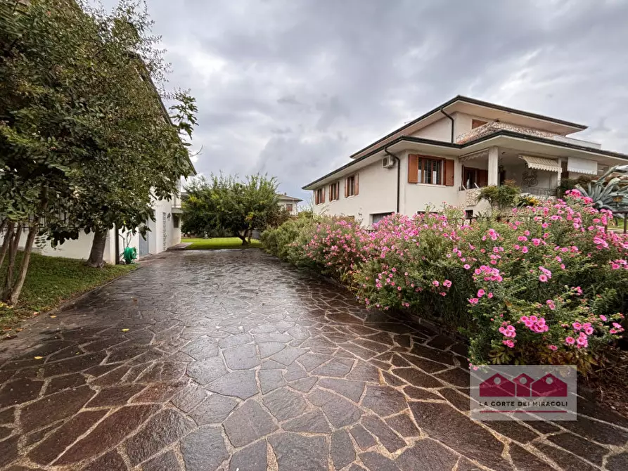 Immagine 3 di Casa bifamiliare in affitto  in Via delle Ortensie a Caldogno